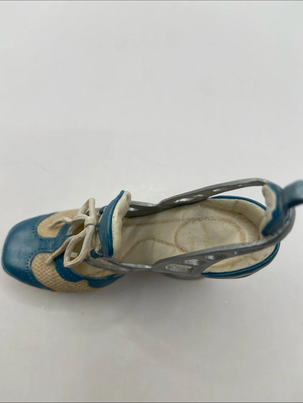Just The Right Shoe by Raine Stylin’ Miniature Shoe Figurine Collectible